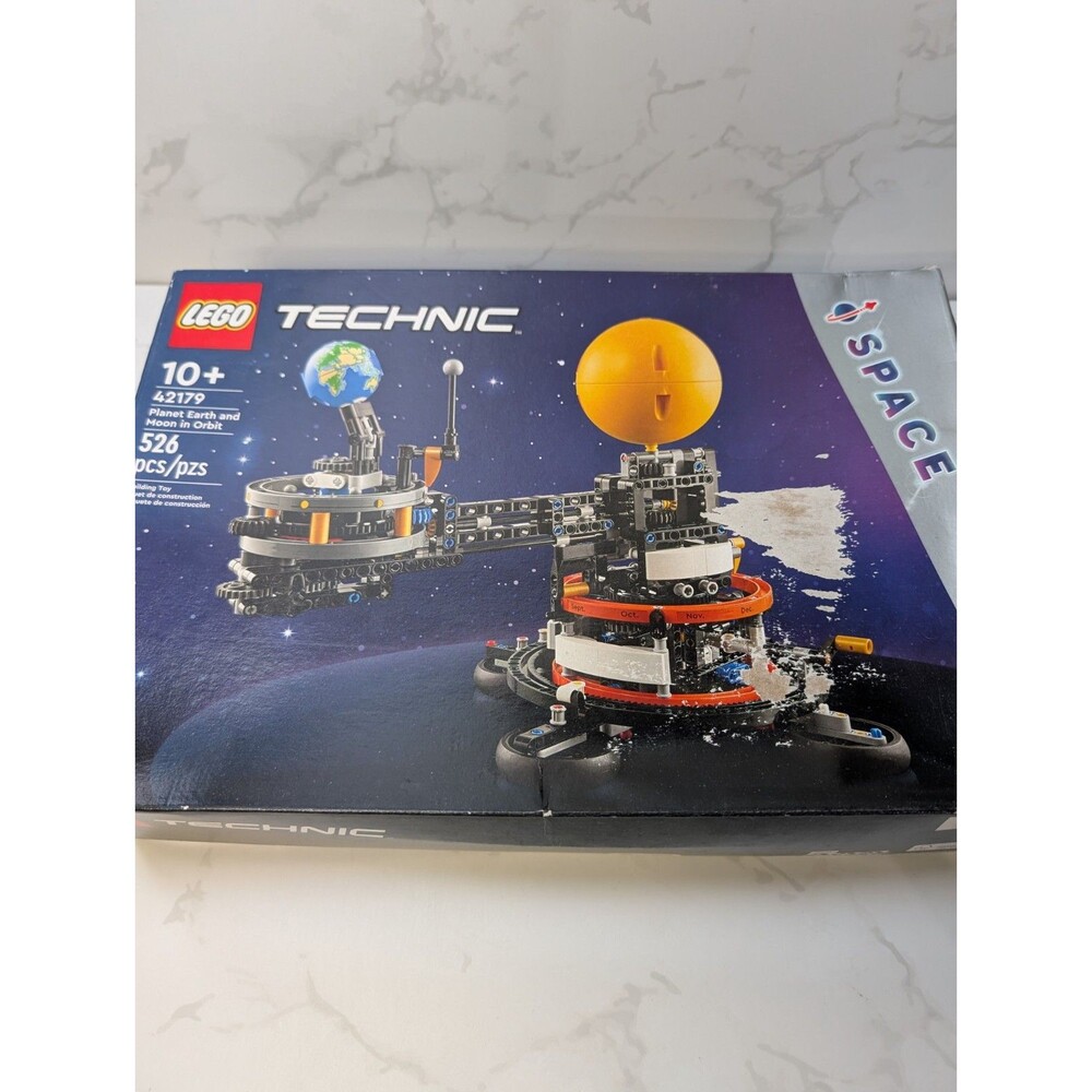 LEGO Technic 42179 Planet Earth and Moon in Orbit 526pc Complete Set